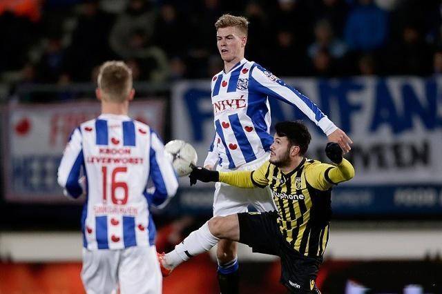 集结日费耶诺德备战西甲;主帅复盘细节曝光;态度坚定;身体对抗强度拉满 集结日费耶诺德备战西甲;主帅复盘细节曝光;态度坚定;身体对抗强度拉满